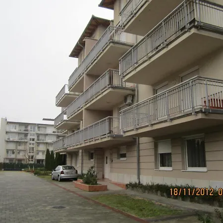 Beachfront Apartman *